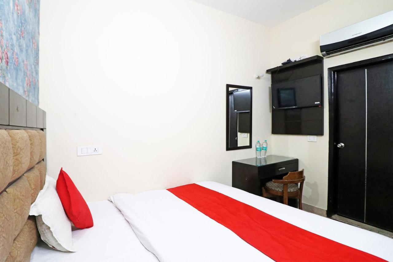 Hotel Westend Holiday Home 5 Mint From Nizamuddin Railway Station Új-Delhi Kültér fotó