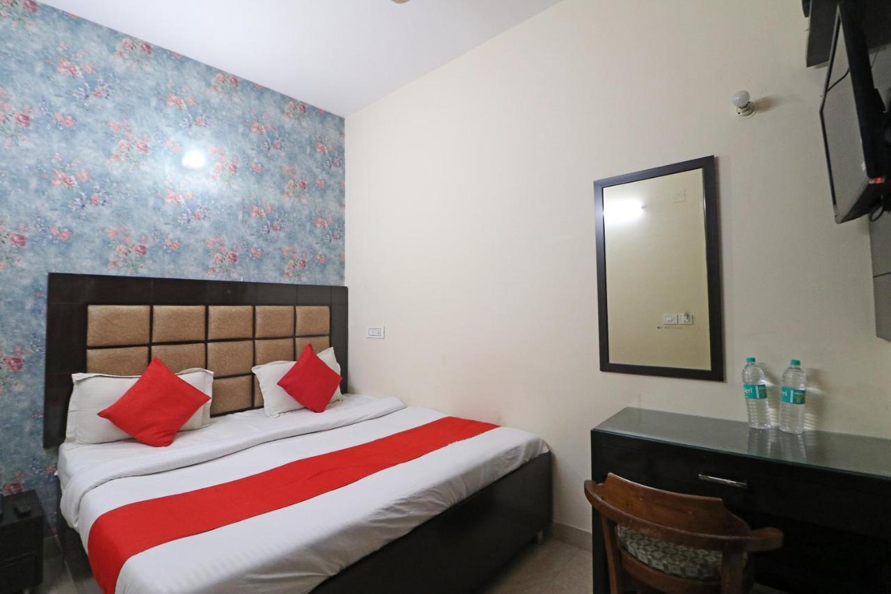 Hotel Westend Holiday Home 5 Mint From Nizamuddin Railway Station Új-Delhi Kültér fotó