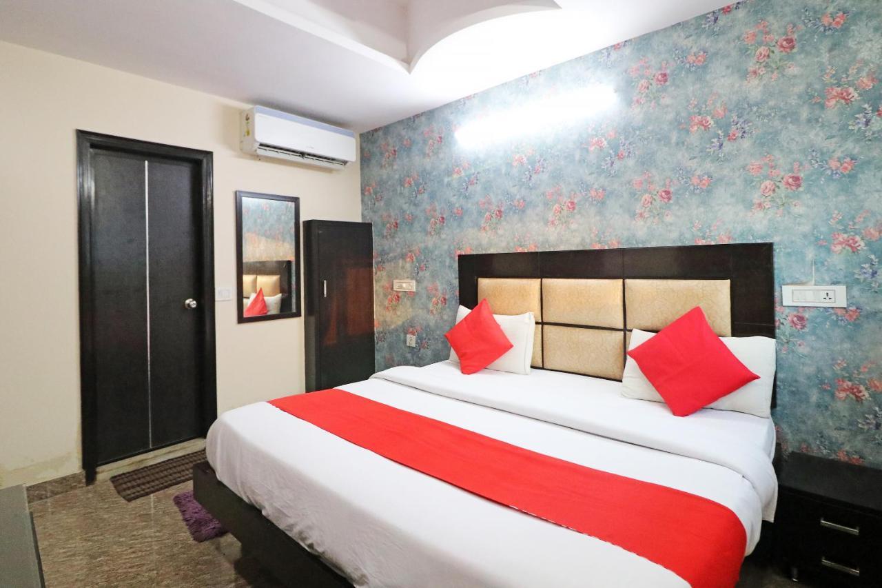 Hotel Westend Holiday Home 5 Mint From Nizamuddin Railway Station Új-Delhi Kültér fotó