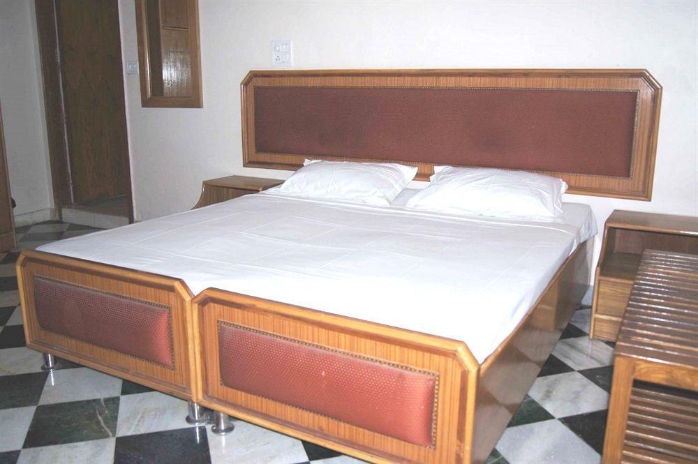 Hotel Westend Holiday Home 5 Mint From Nizamuddin Railway Station Új-Delhi Kültér fotó